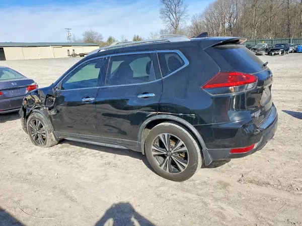 JN8AT2MT6KW264405 2019 NISSAN ROGUE - Image 2