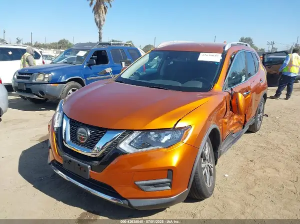 JN8AT2MT6KW264789 2019 NISSAN ROGUE - Image 2