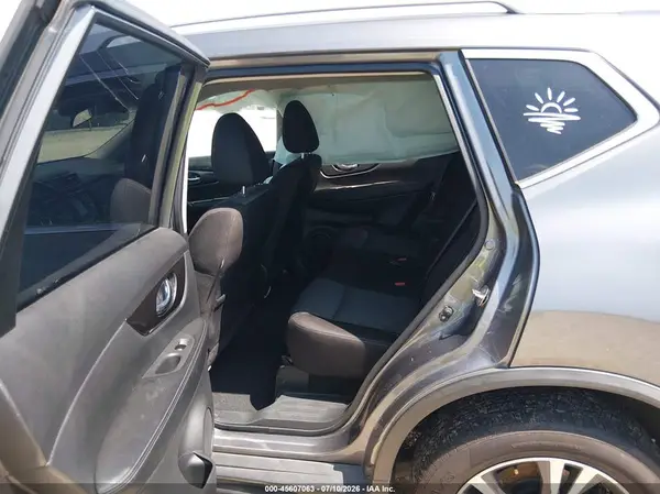 JN8AT2MT6KW266705 2019 NISSAN ROGUE - Image 8