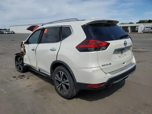 JN8AT2MT6KW268504 2019 NISSAN ROGUE - Image 2