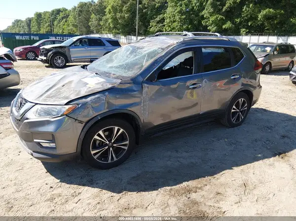 JN8AT2MT6KW268616 2019 NISSAN ROGUE - Image 2