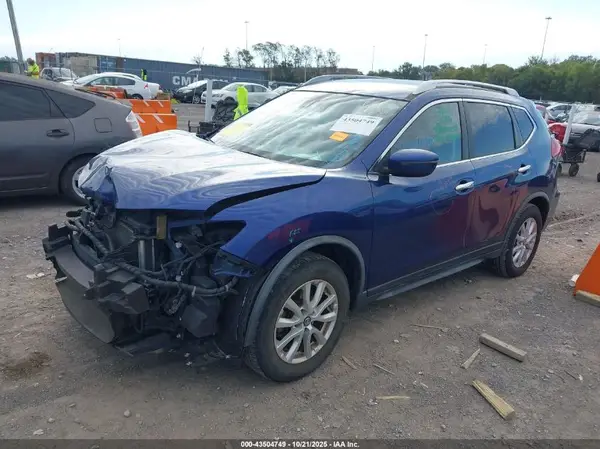 JN8AT2MT6KW502043 2019 NISSAN ROGUE - Image 2