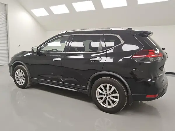 JN8AT2MT6KW502639 2019 NISSAN ROGUE - Image 2