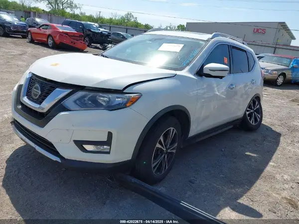 JN8AT2MT6LW002692 2020 NISSAN ROGUE - Image 2