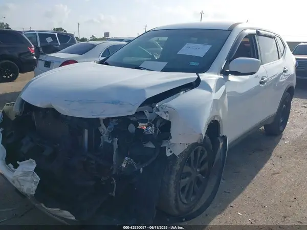 JN8AT2MT7GW000679 2016 NISSAN ROGUE - Image 2