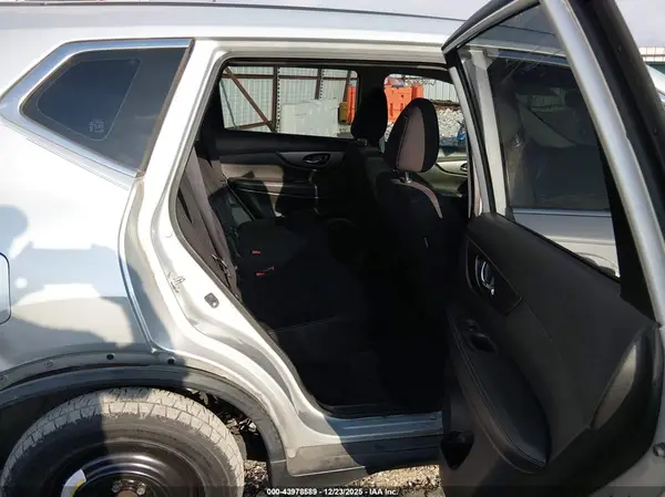 JN8AT2MT7GW012749 2016 NISSAN ROGUE - Image 8
