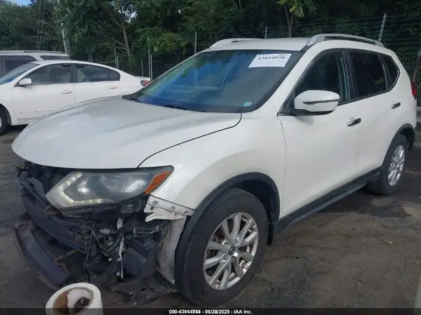 JN8AT2MT7HW130320 2017 NISSAN ROGUE - Image 2