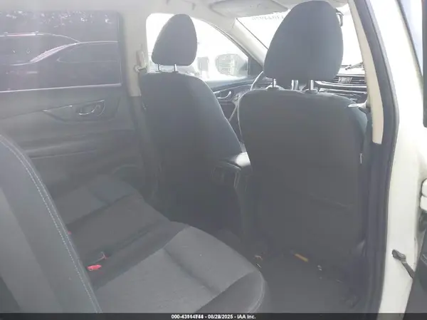 JN8AT2MT7HW130320 2017 NISSAN ROGUE - Image 8