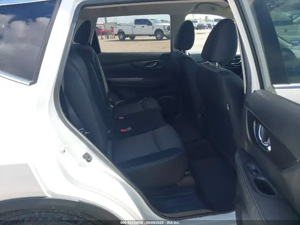 JN8AT2MT7HW130852 2017 NISSAN ROGUE - Image 8