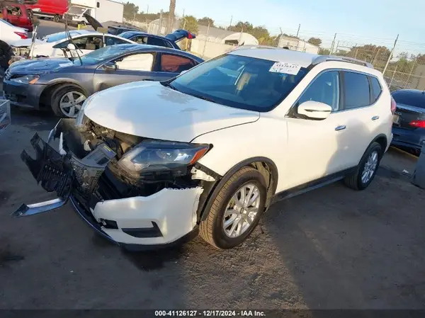 JN8AT2MT7HW131404 2017 NISSAN ROGUE - Image 2