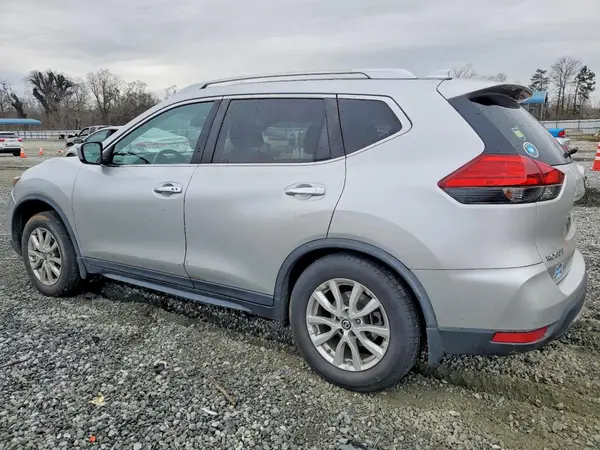 JN8AT2MT7HW131628 2017 NISSAN ROGUE - Image 2