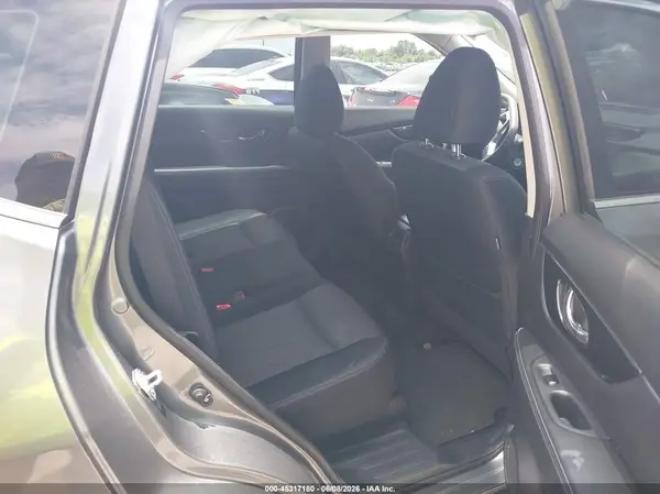 JN8AT2MT7HW133086 2017 NISSAN ROGUE - Image 8