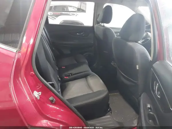 JN8AT2MT7HW133640 2017 NISSAN ROGUE - Image 8