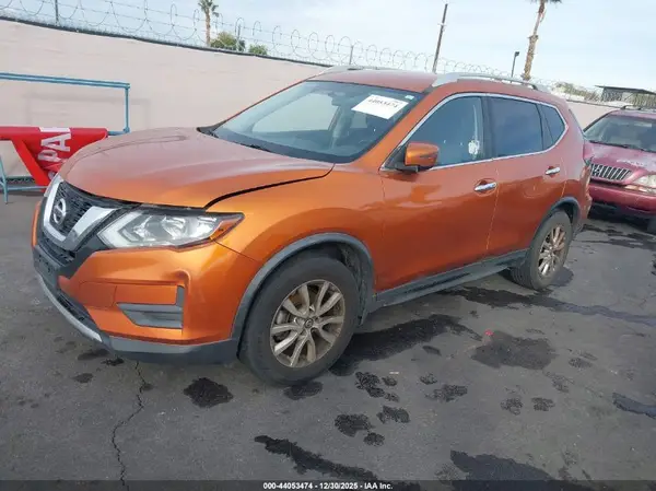 JN8AT2MT7HW133976 2017 NISSAN ROGUE - Image 2