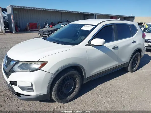 JN8AT2MT7HW135873 2017 NISSAN ROGUE - Image 2