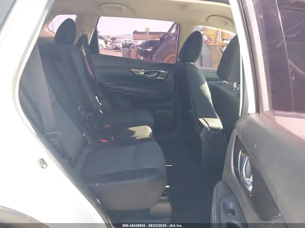 JN8AT2MT7HW135873 2017 NISSAN ROGUE - Image 8