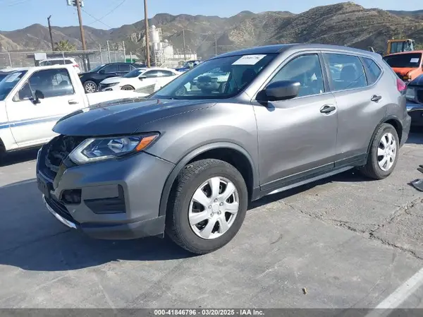 JN8AT2MT7HW136795 2017 NISSAN ROGUE - Image 2