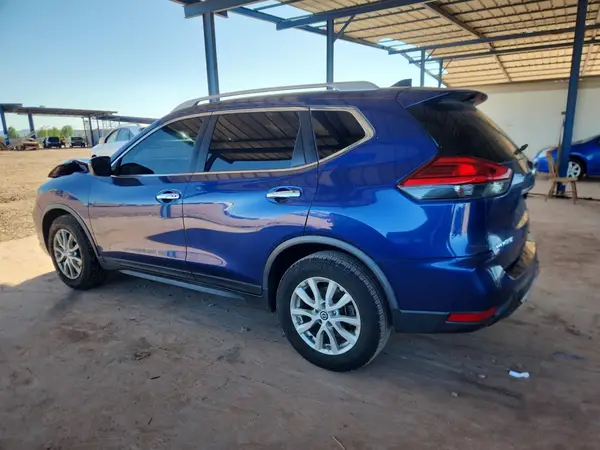 JN8AT2MT7HW137204 2017 NISSAN ROGUE - Image 2