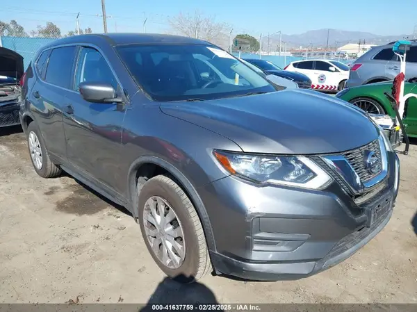 JN8AT2MT7HW138093 2017 NISSAN ROGUE - Image 1