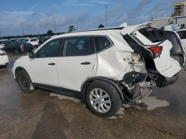 JN8AT2MT7HW139177 2017 NISSAN ROGUE - Image 2
