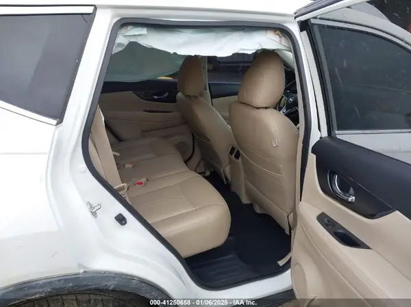 JN8AT2MT7HW140247 2017 NISSAN ROGUE - Image 8