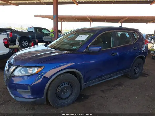 JN8AT2MT7HW140510 2017 NISSAN ROGUE - Image 2