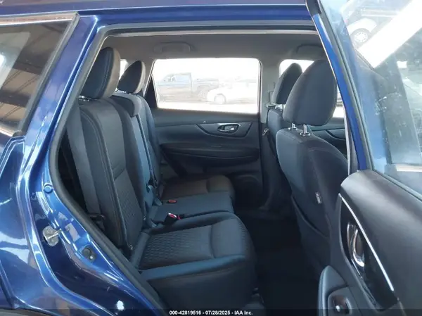 JN8AT2MT7HW140510 2017 NISSAN ROGUE - Image 8