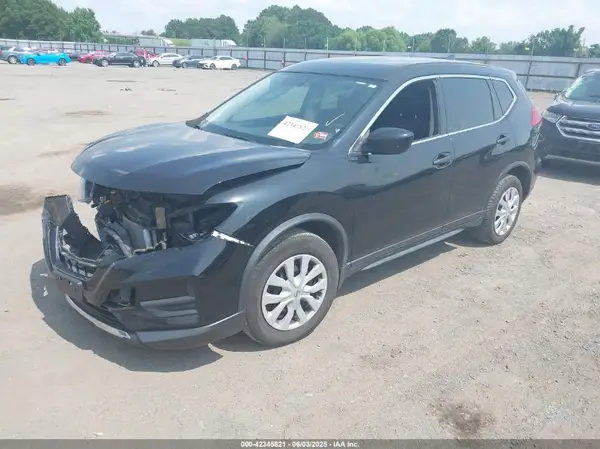 JN8AT2MT7HW140832 2017 NISSAN ROGUE - Image 2