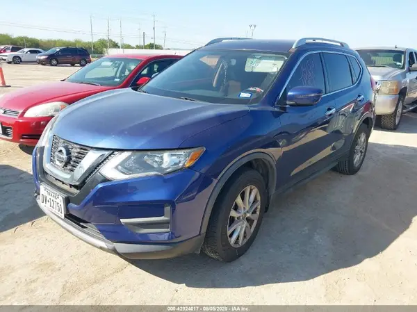 JN8AT2MT7HW141561 2017 NISSAN ROGUE - Image 2