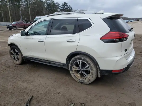 JN8AT2MT7HW141754 2017 NISSAN ROGUE - Image 2
