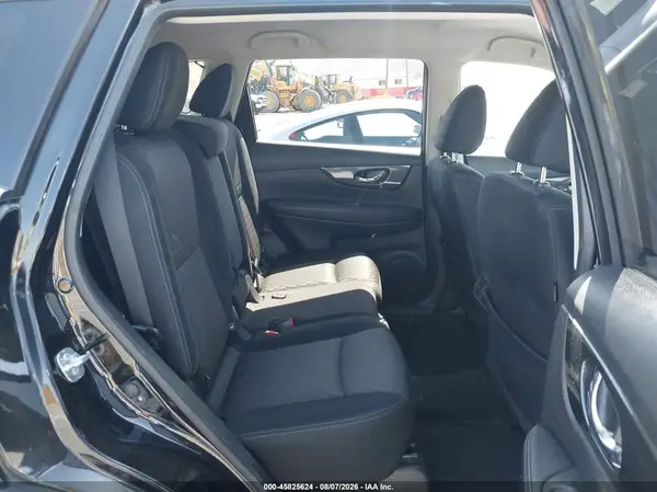JN8AT2MT7HW142418 2017 NISSAN ROGUE - Image 8