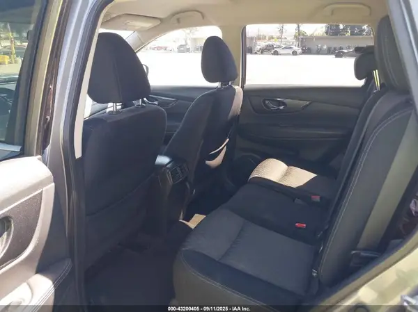 JN8AT2MT7HW142502 2017 NISSAN ROGUE - Image 8