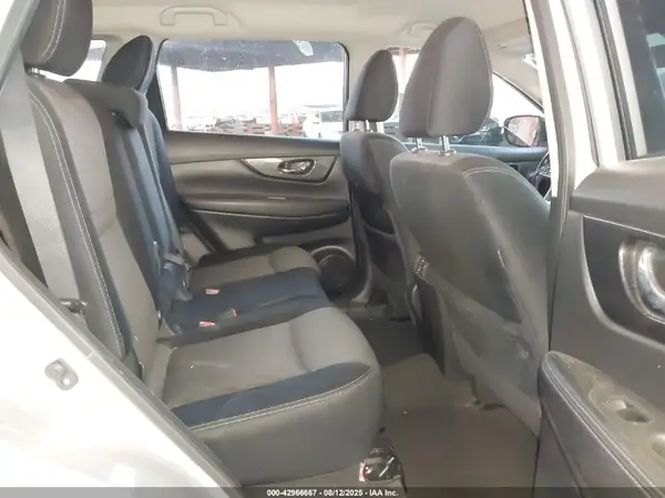JN8AT2MT7HW143987 2017 NISSAN ROGUE - Image 8