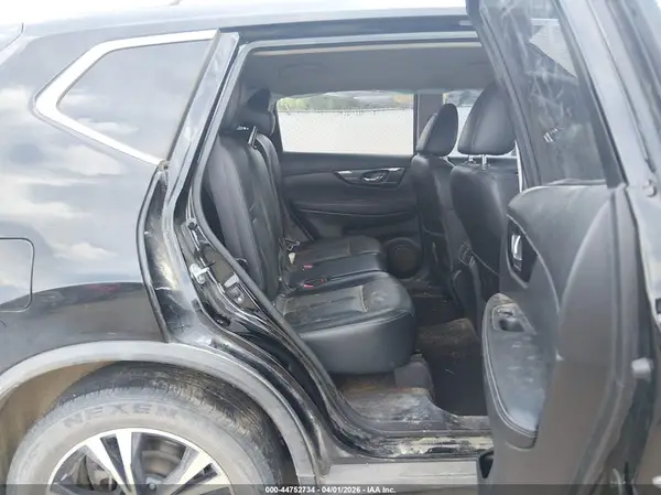 JN8AT2MT7HW144461 2017 NISSAN ROGUE - Image 8