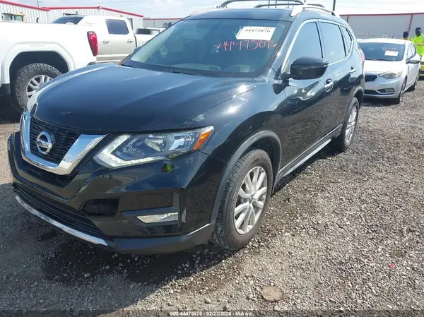 JN8AT2MT7HW144685 2017 NISSAN ROGUE - Image 2