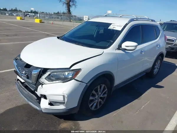 JN8AT2MT7HW144704 2017 NISSAN ROGUE - Image 2