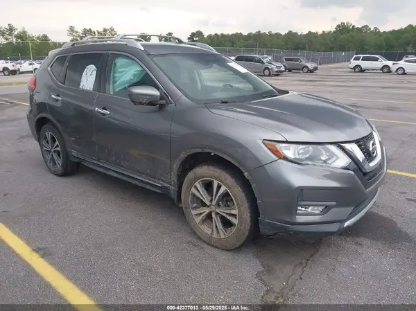 JN8AT2MT7HW145402 2017 NISSAN ROGUE - Image 1