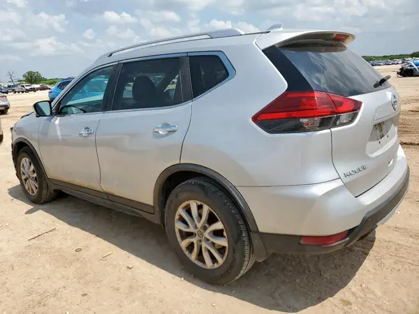 JN8AT2MT7HW145738 2017 NISSAN ROGUE - Image 2