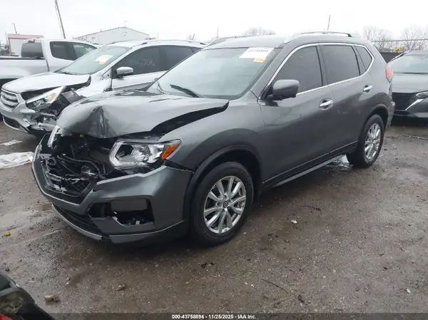 JN8AT2MT7HW147067 2017 NISSAN ROGUE - Image 2