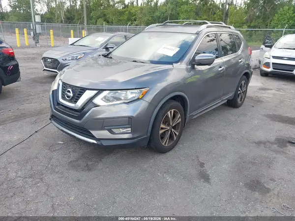 JN8AT2MT7HW147960 2017 NISSAN ROGUE - Image 2