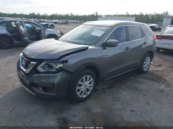 JN8AT2MT7HW148879 2017 NISSAN ROGUE - Image 2