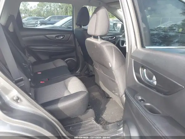 JN8AT2MT7HW148879 2017 NISSAN ROGUE - Image 8