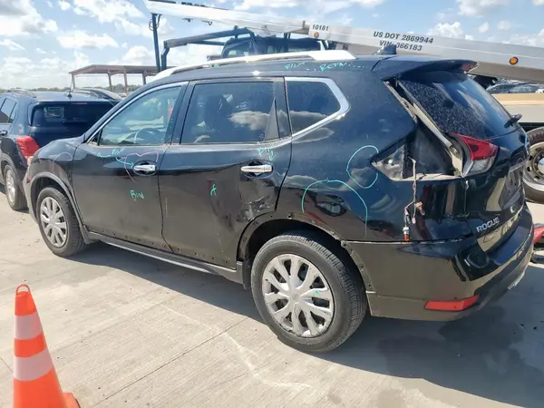 JN8AT2MT7HW149790 2017 NISSAN ROGUE - Image 2
