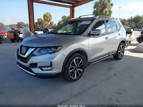 JN8AT2MT7HW150017 2017 NISSAN ROGUE - Image 2