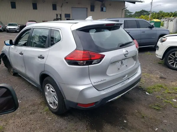 JN8AT2MT7HW150227 2017 NISSAN ROGUE - Image 2