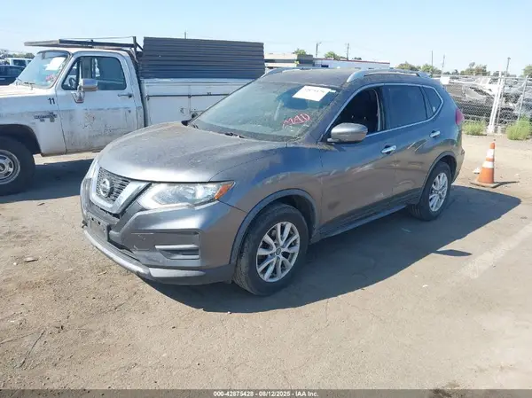 JN8AT2MT7HW150356 2017 NISSAN ROGUE - Image 2