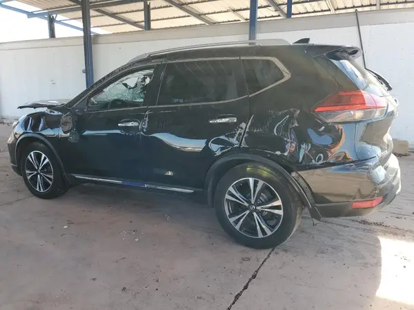 JN8AT2MT7HW151670 2017 NISSAN ROGUE - Image 2