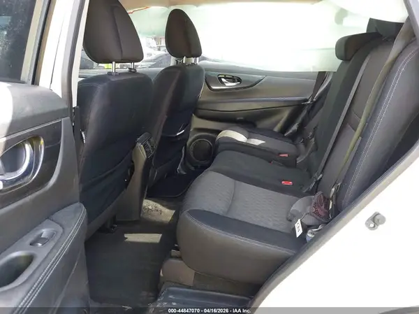 JN8AT2MT7HW153631 2017 NISSAN ROGUE - Image 8