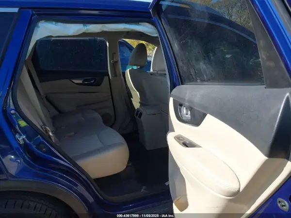 JN8AT2MT7HW153886 2017 NISSAN ROGUE - Image 8