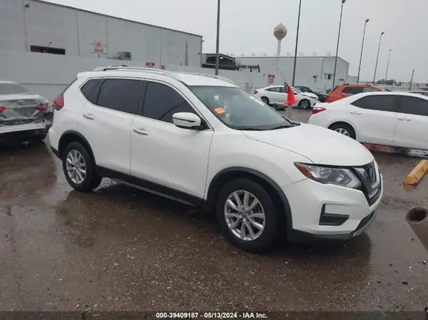 JN8AT2MT7HW154262 2017 NISSAN ROGUE - Image 1